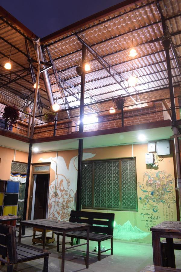Happy Donkey Hostel Kathmandu Exterior foto
